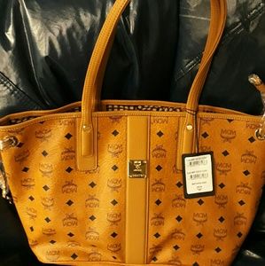 MCM Reversible Medium Visetos Bag